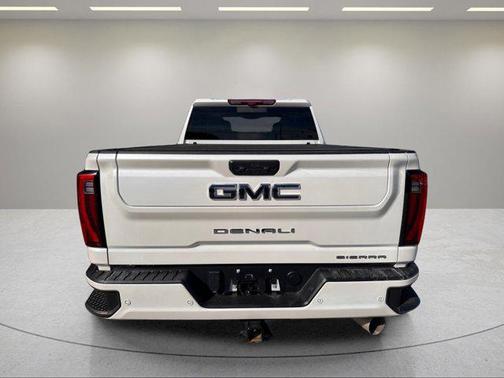 White Frost Tricoat 2025 GMC Sierra 2500 Denali Ultimate