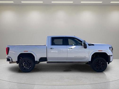 White Frost Tricoat 2025 GMC Sierra 2500 Denali Ultimate