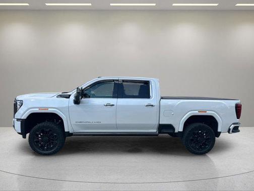 White Frost Tricoat 2025 GMC Sierra 2500 Denali Ultimate
