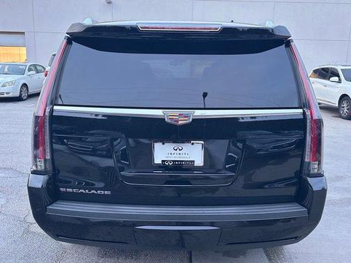 2018 Cadillac Escalade Luxury