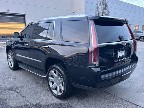 2018 Cadillac Escalade Luxury