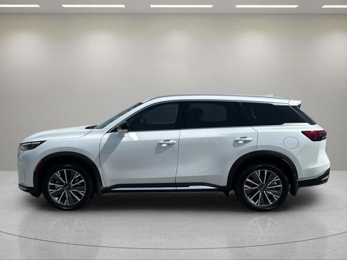 Radiant White 2026 INFINITI QX60 LUXE AWD