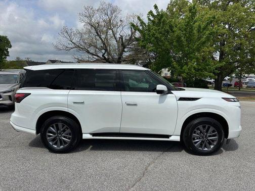2025 INFINITI QX80 PURE