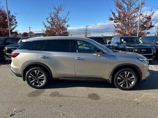 2022 INFINITI QX60 Luxe