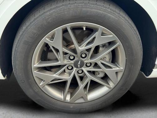 Alta White 2024 Genesis GV70 2.5T AWD