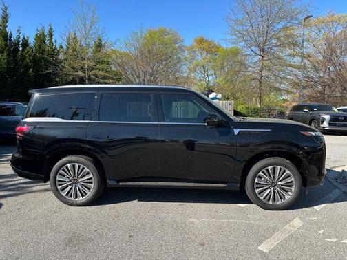 2025 INFINITI QX80 Luxe