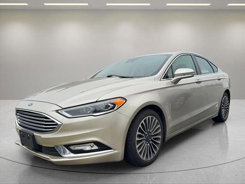 White Gold 2017 Ford Fusion SE