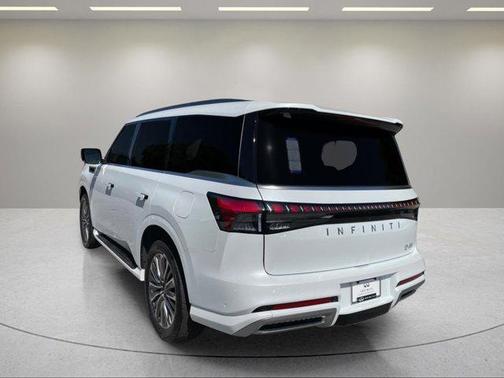 Radiant White 2026 INFINITI QX80 Luxe