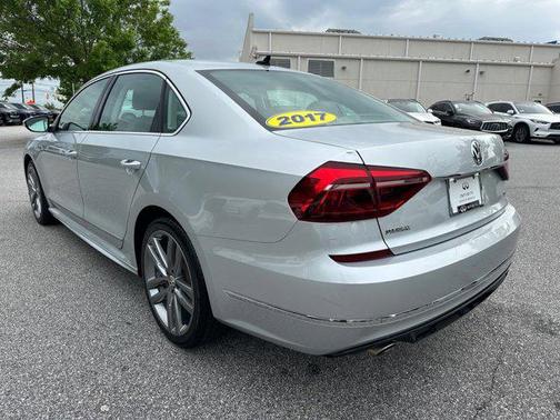 2017 Volkswagen Passat 1.8T R-Line w/Comfort