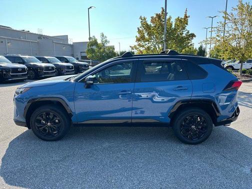 2022 Toyota RAV4 Hybrid SE