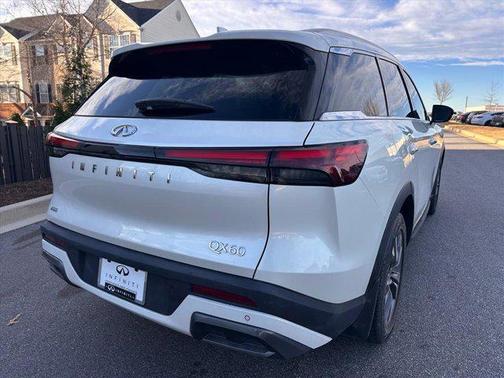 2022 INFINITI QX60 Luxe