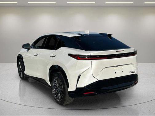 White Pearl 2023 Lexus RZ 450e Luxury
