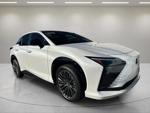 White Pearl 2023 Lexus RZ 450e Luxury