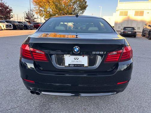 2012 BMW 528 528i