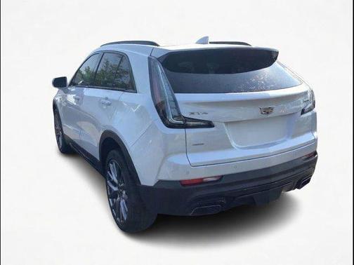 Crystal White Tricoat 2020 Cadillac XT4 Sport