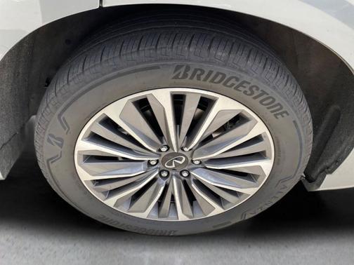 Dynamic Metal 2025 INFINITI QX80 SENSORY AWD