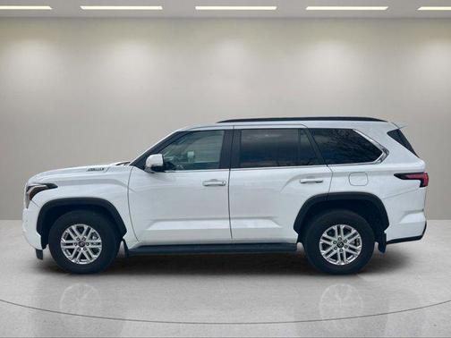 2025 Toyota Sequoia SR5