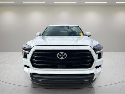 2025 Toyota Sequoia SR5