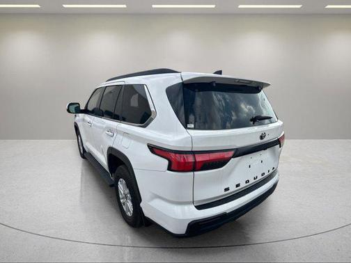 2025 Toyota Sequoia SR5