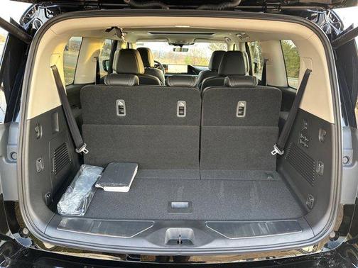 2025 INFINITI QX80 Luxe