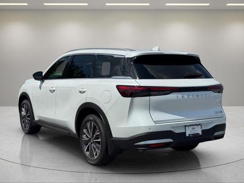 Radiant White 2027 INFINITI QX60 LUXE AWD