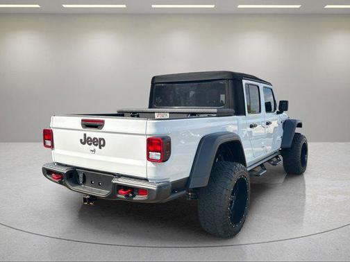 Bright White Clearcoat 2021 Jeep Gladiator Rubicon