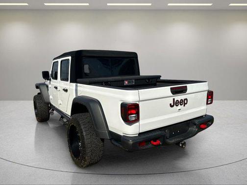 Bright White Clearcoat 2021 Jeep Gladiator Rubicon
