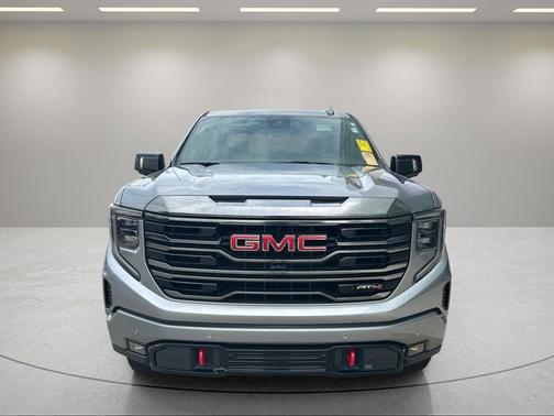 Sterling Metallic 2024 GMC Sierra 1500 AT4