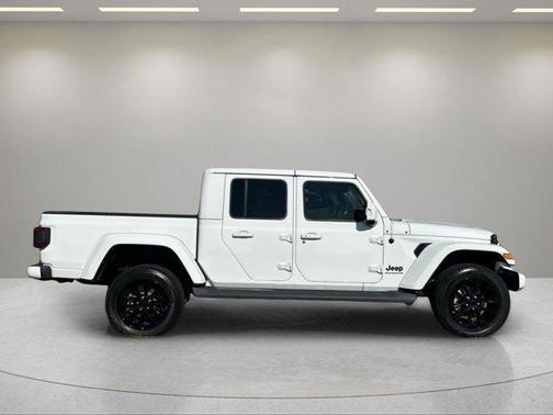 Bright White Clearcoat 2023 Jeep Gladiator High Altitude 4x4