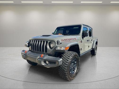 Sting-Gray Clearcoat 2022 Jeep Gladiator Mojave 4x4