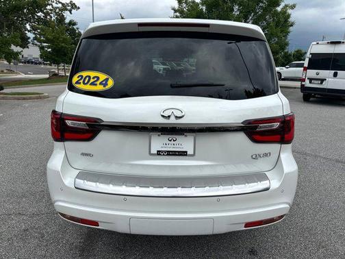 2024 INFINITI QX80 SENSORY AWD