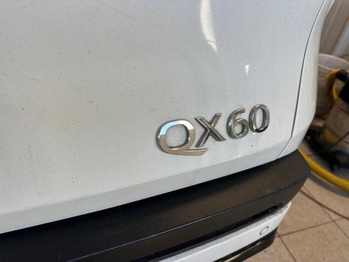 2023 INFINITI QX60 Pure