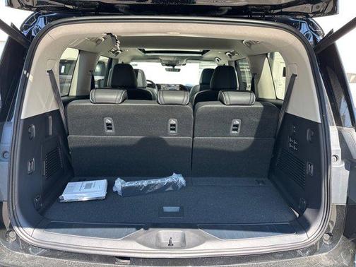 2025 INFINITI QX80 Luxe