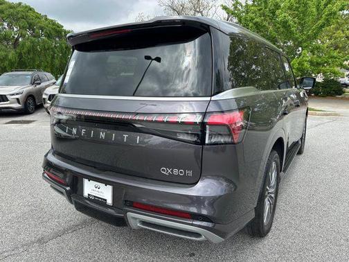 2025 INFINITI QX80 Luxe
