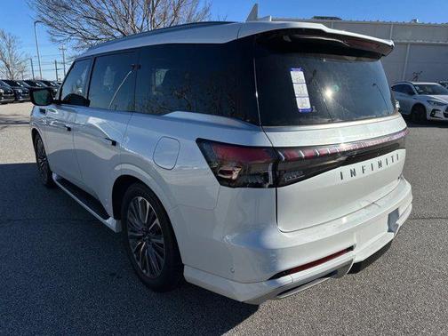 2025 INFINITI QX80 Luxe
