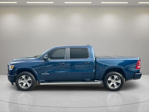 Patriot Blue Pearlcoat 2022 RAM 1500 Laramie