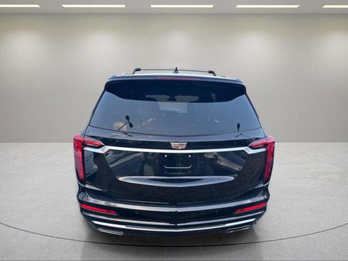 2022 Cadillac XT6 Premium Luxury FWD