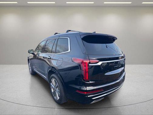 2022 Cadillac XT6 Premium Luxury FWD