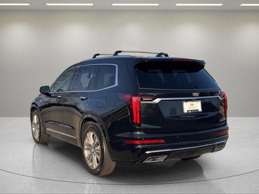 2022 Cadillac XT6 Premium Luxury FWD