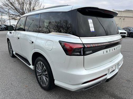 2025 INFINITI QX80 Luxe