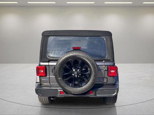 Granite Crystal Metallic Clearcoat 2021 Jeep Wrangler Unlimited 4xe Sahara