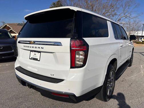 2021 Chevrolet Suburban LT