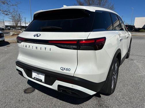 2025 INFINITI QX60 Luxe