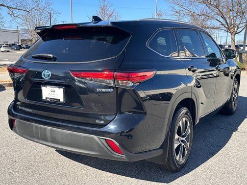 2022 Toyota Highlander Hybrid XLE