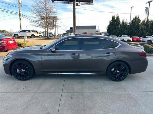 2016 INFINITI Q70L 5.6