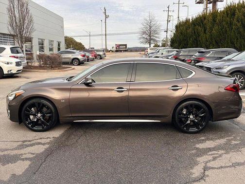 2016 INFINITI Q70L 5.6