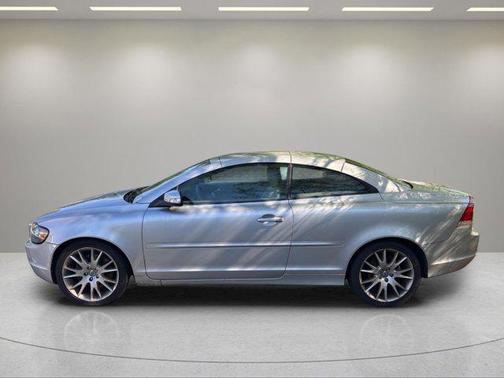 Gray 2008 Volvo C70 T5