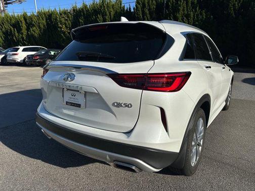 2023 INFINITI QX50 LUXE AWD