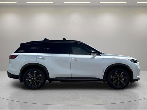 Radiant White/Black Obsidian 2027 INFINITI QX60 AUTOGRAPH