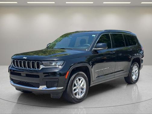 Diamond Black Crystal Pearlcoat 2025 Jeep Grand Cherokee L Laredo